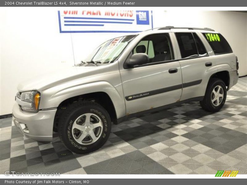 Silverstone Metallic / Medium Pewter 2004 Chevrolet TrailBlazer LS 4x4