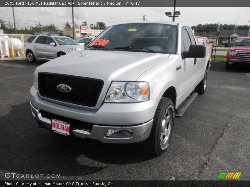 Silver Metallic / Medium Flint Grey 2005 Ford F150 XLT Regular Cab 4x4