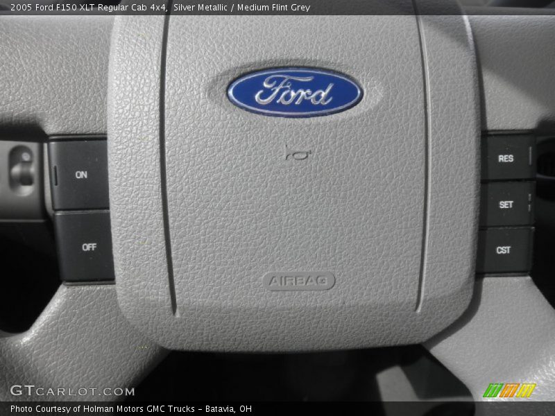 Silver Metallic / Medium Flint Grey 2005 Ford F150 XLT Regular Cab 4x4