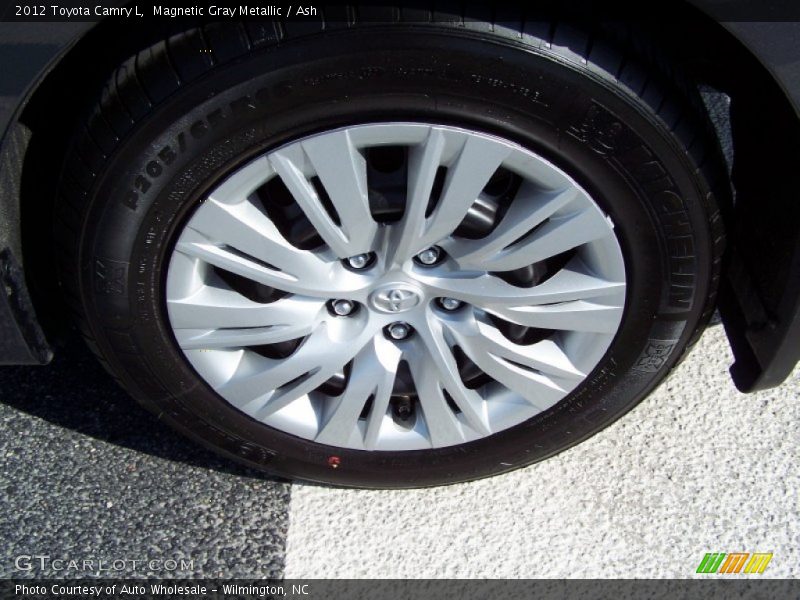 Magnetic Gray Metallic / Ash 2012 Toyota Camry L