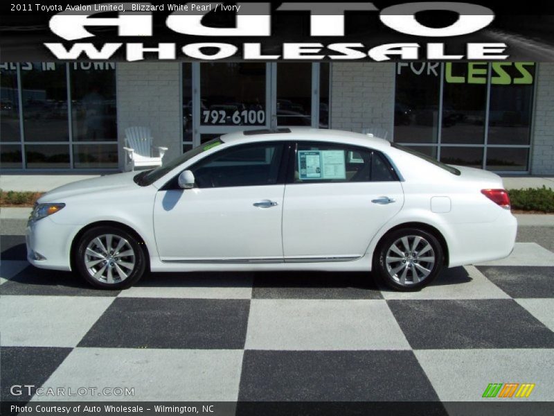 Blizzard White Pearl / Ivory 2011 Toyota Avalon Limited