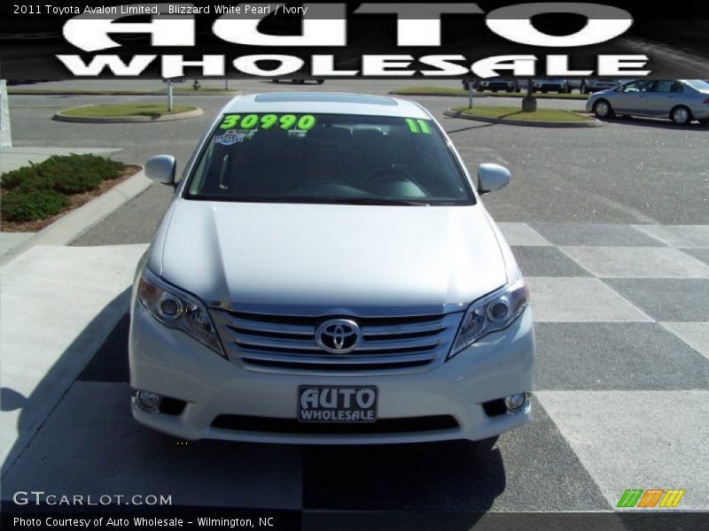 Blizzard White Pearl / Ivory 2011 Toyota Avalon Limited