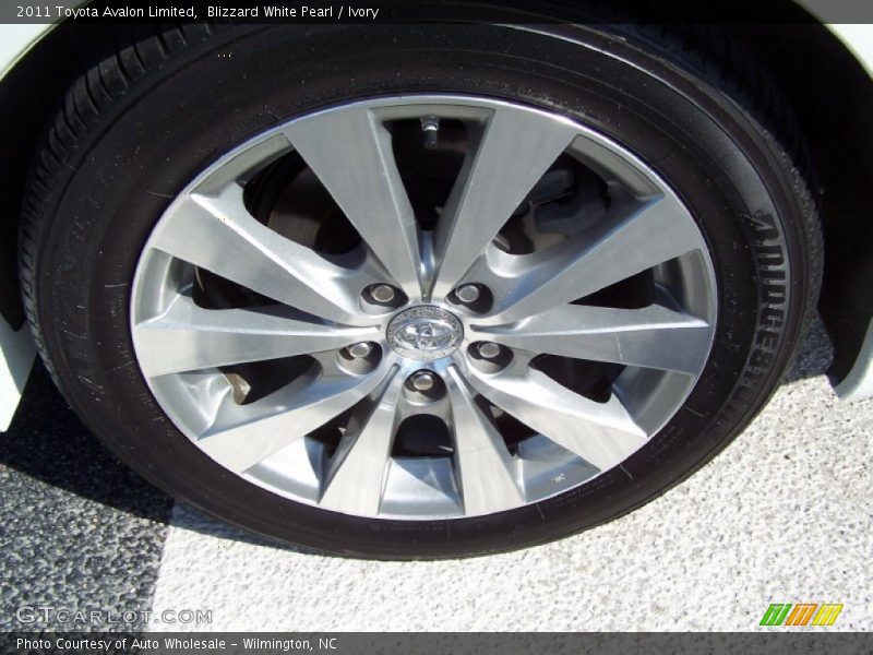 Blizzard White Pearl / Ivory 2011 Toyota Avalon Limited