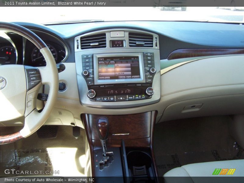 Blizzard White Pearl / Ivory 2011 Toyota Avalon Limited