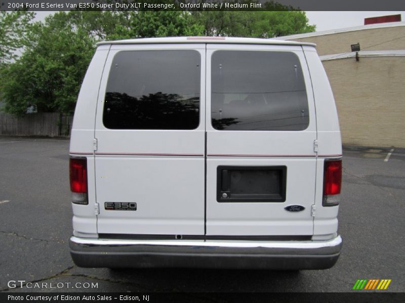 Oxford White / Medium Flint 2004 Ford E Series Van E350 Super Duty XLT Passenger
