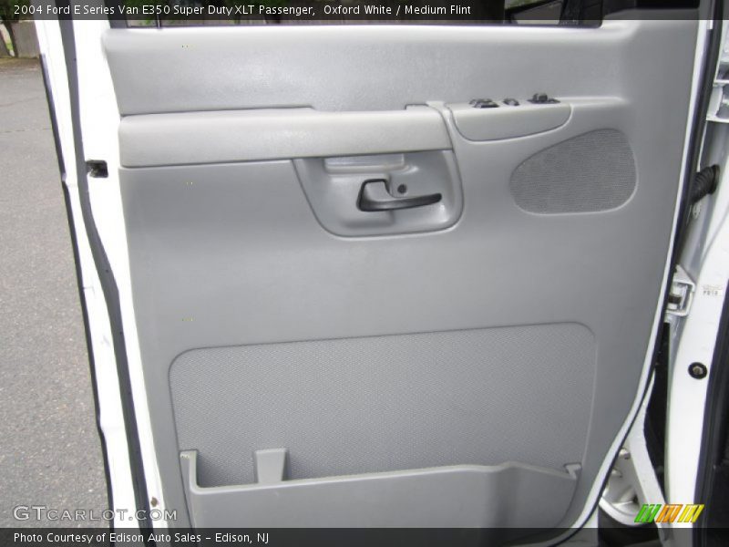 Oxford White / Medium Flint 2004 Ford E Series Van E350 Super Duty XLT Passenger