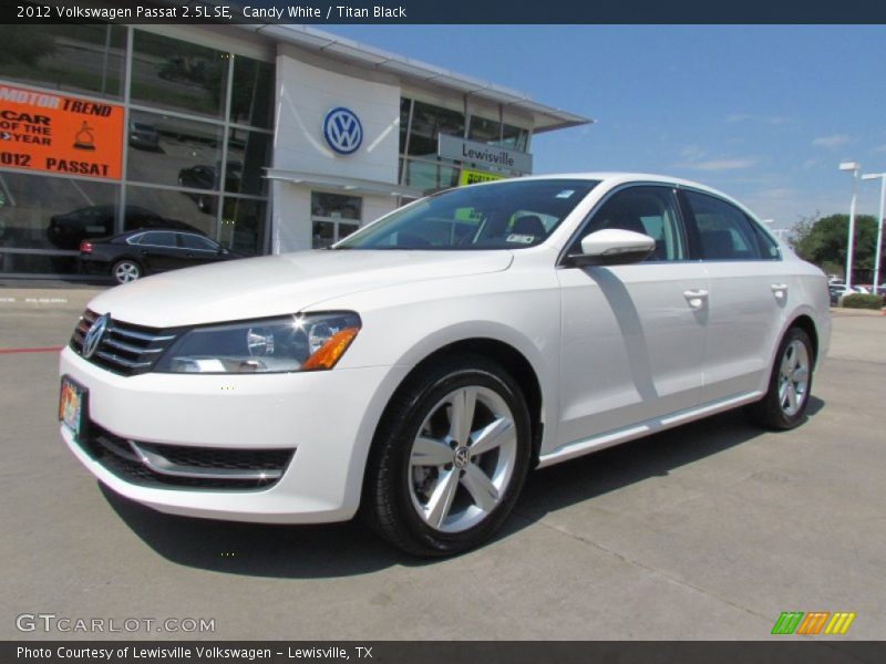 Candy White / Titan Black 2012 Volkswagen Passat 2.5L SE