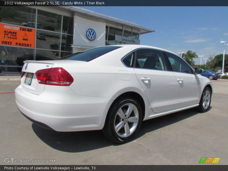 Candy White / Titan Black 2012 Volkswagen Passat 2.5L SE