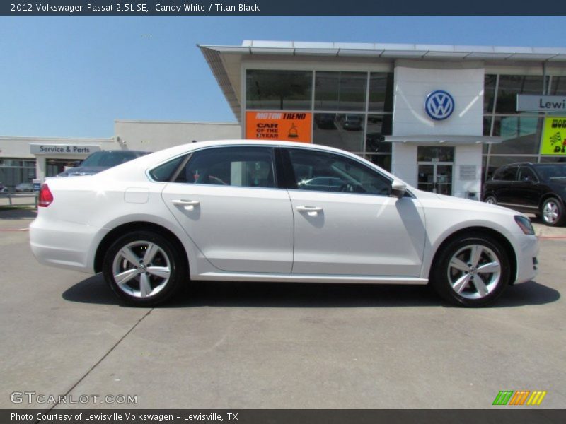 Candy White / Titan Black 2012 Volkswagen Passat 2.5L SE