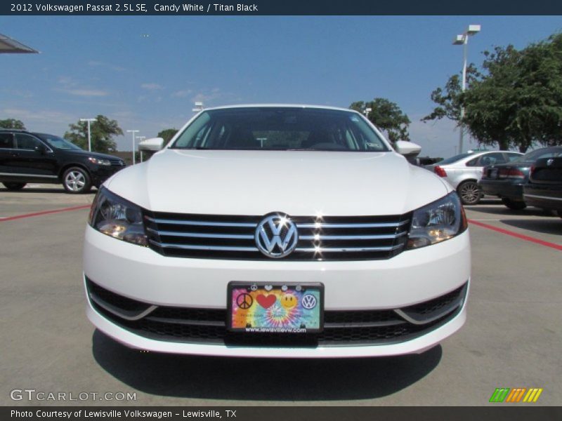 Candy White / Titan Black 2012 Volkswagen Passat 2.5L SE