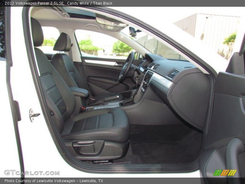 Candy White / Titan Black 2012 Volkswagen Passat 2.5L SE