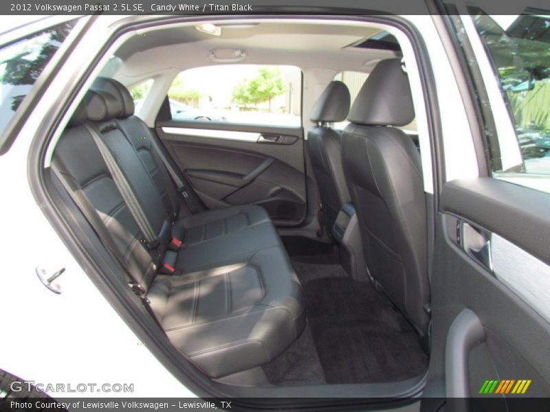 Candy White / Titan Black 2012 Volkswagen Passat 2.5L SE
