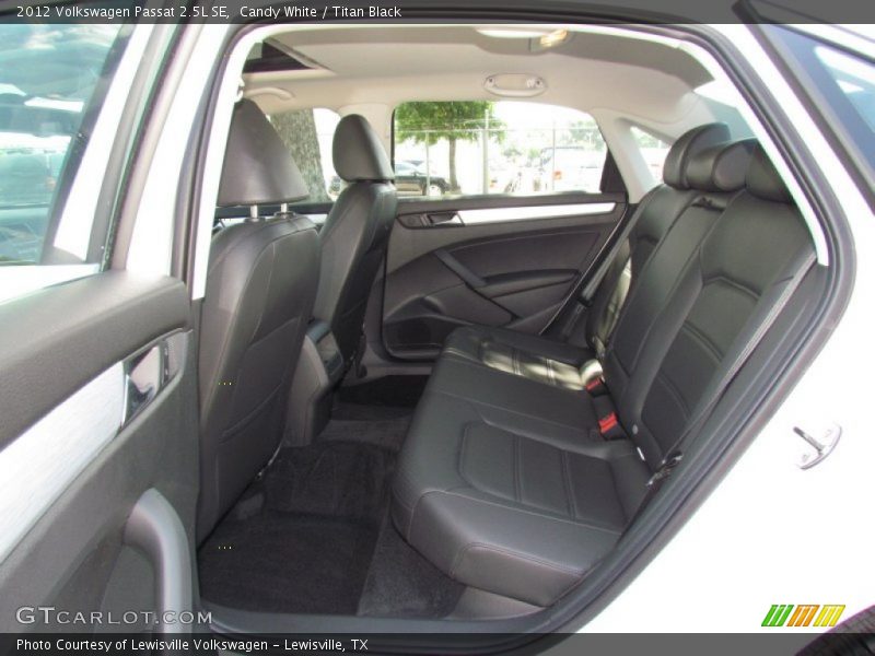 Candy White / Titan Black 2012 Volkswagen Passat 2.5L SE