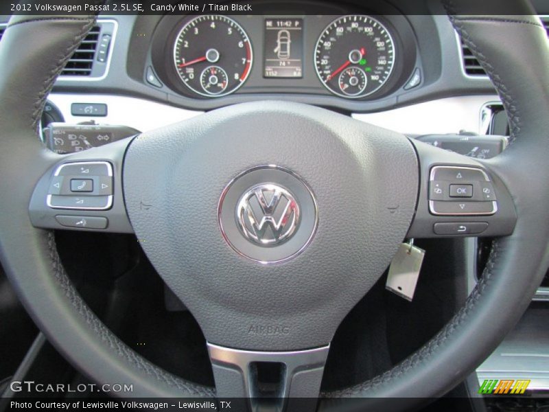 Candy White / Titan Black 2012 Volkswagen Passat 2.5L SE