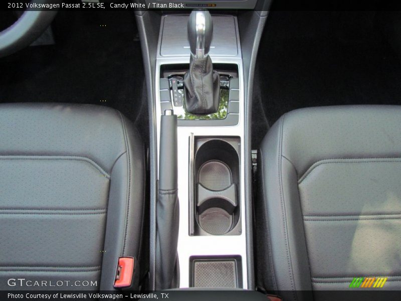 Candy White / Titan Black 2012 Volkswagen Passat 2.5L SE