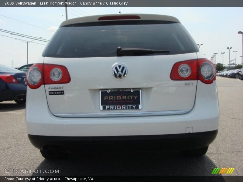Candy White / Classic Grey 2009 Volkswagen Passat Komfort Wagon