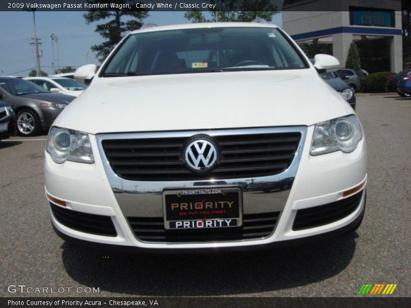 Candy White / Classic Grey 2009 Volkswagen Passat Komfort Wagon