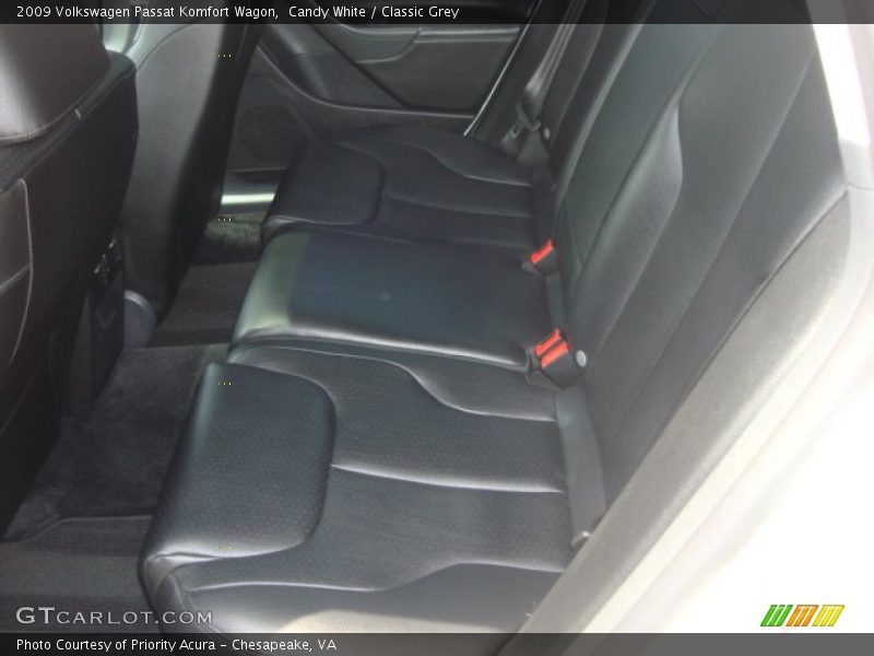 Candy White / Classic Grey 2009 Volkswagen Passat Komfort Wagon
