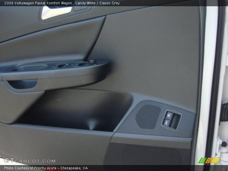 Candy White / Classic Grey 2009 Volkswagen Passat Komfort Wagon
