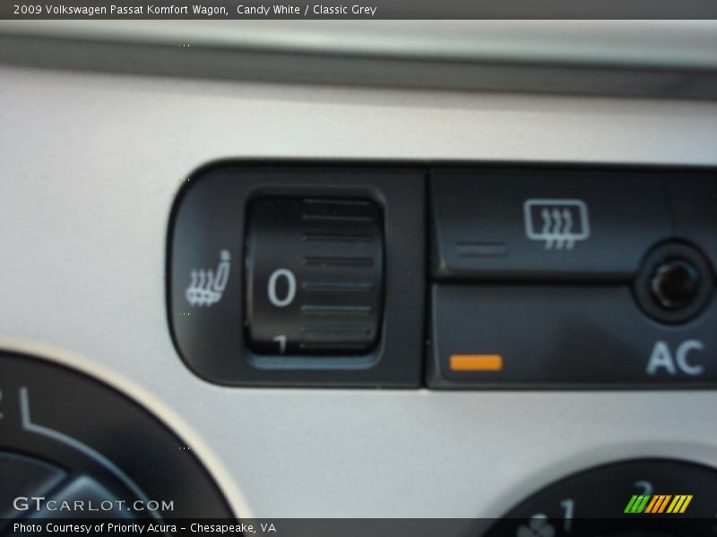 Candy White / Classic Grey 2009 Volkswagen Passat Komfort Wagon