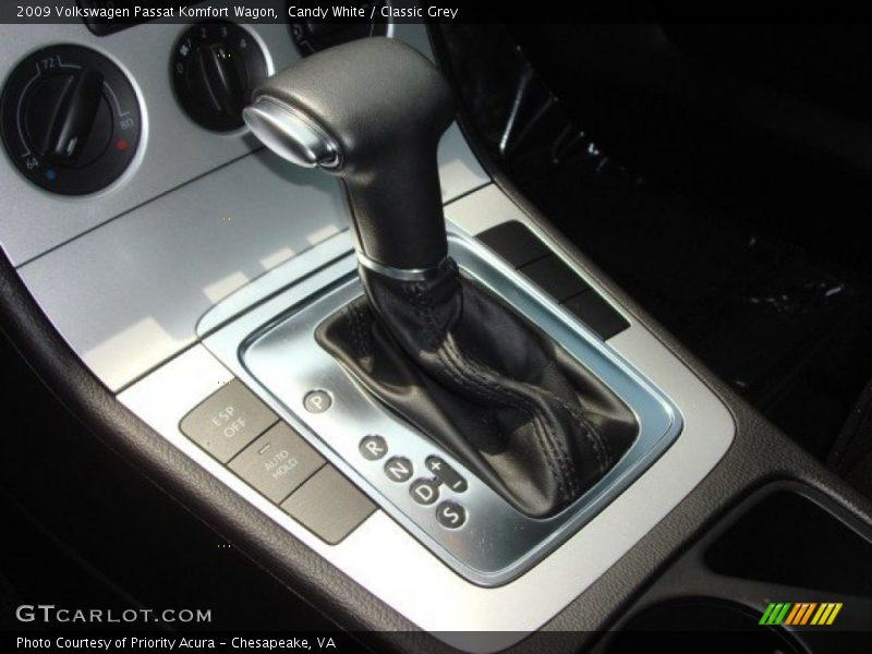Candy White / Classic Grey 2009 Volkswagen Passat Komfort Wagon