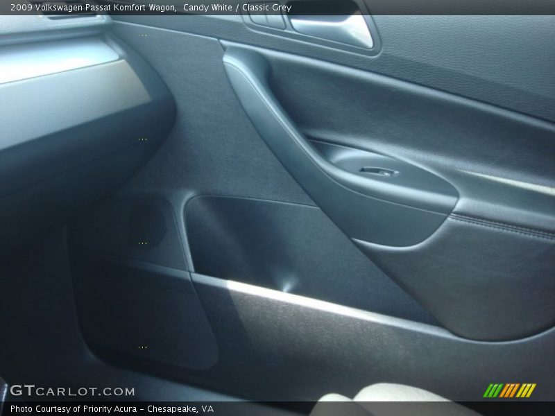 Candy White / Classic Grey 2009 Volkswagen Passat Komfort Wagon