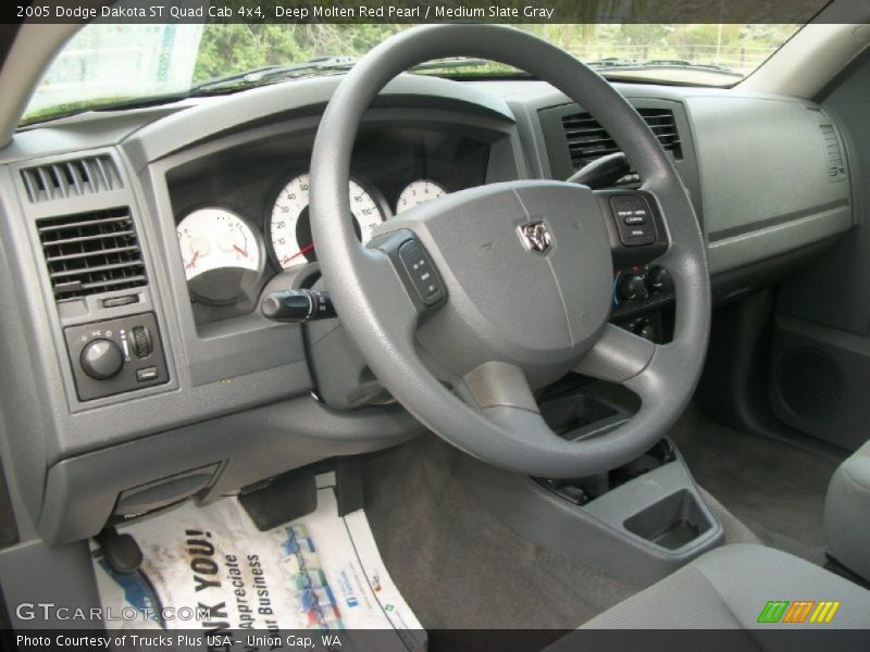 Deep Molten Red Pearl / Medium Slate Gray 2005 Dodge Dakota ST Quad Cab 4x4