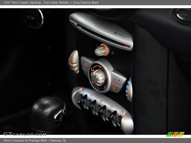 Pure Silver Metallic / Grey/Carbon Black 2007 Mini Cooper Hardtop