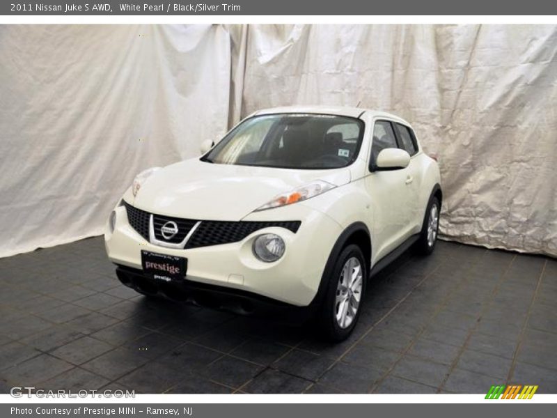 White Pearl / Black/Silver Trim 2011 Nissan Juke S AWD