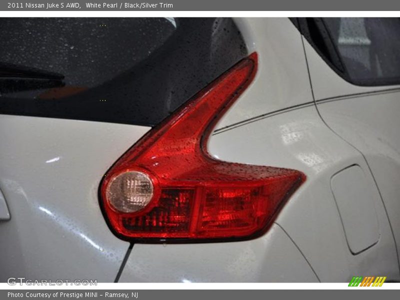 White Pearl / Black/Silver Trim 2011 Nissan Juke S AWD