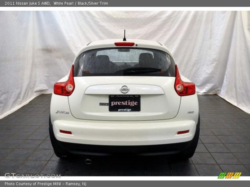 White Pearl / Black/Silver Trim 2011 Nissan Juke S AWD