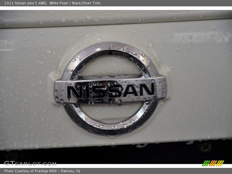 White Pearl / Black/Silver Trim 2011 Nissan Juke S AWD