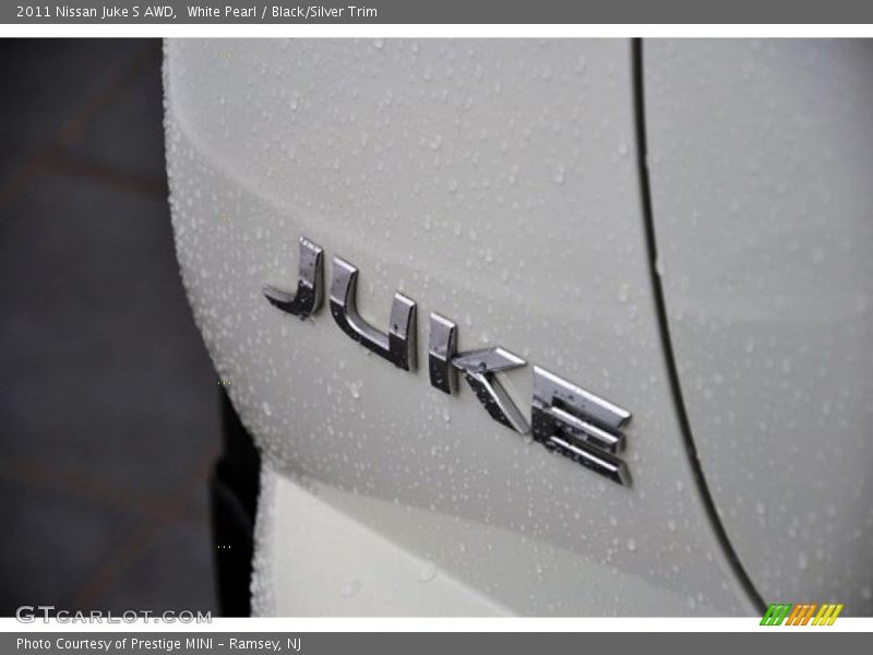 White Pearl / Black/Silver Trim 2011 Nissan Juke S AWD