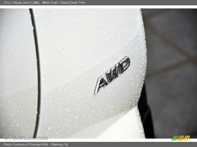 White Pearl / Black/Silver Trim 2011 Nissan Juke S AWD