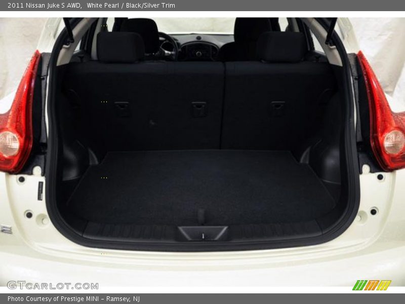 White Pearl / Black/Silver Trim 2011 Nissan Juke S AWD