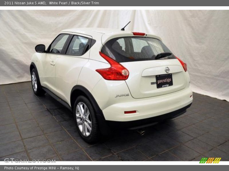 White Pearl / Black/Silver Trim 2011 Nissan Juke S AWD