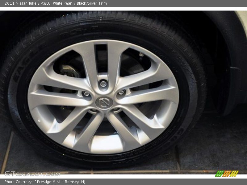 White Pearl / Black/Silver Trim 2011 Nissan Juke S AWD