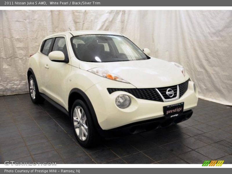 White Pearl / Black/Silver Trim 2011 Nissan Juke S AWD