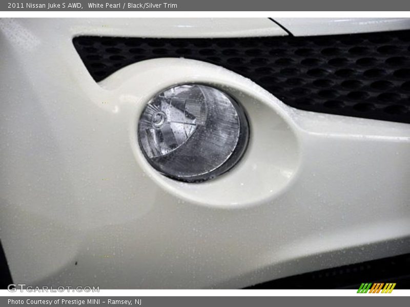 White Pearl / Black/Silver Trim 2011 Nissan Juke S AWD