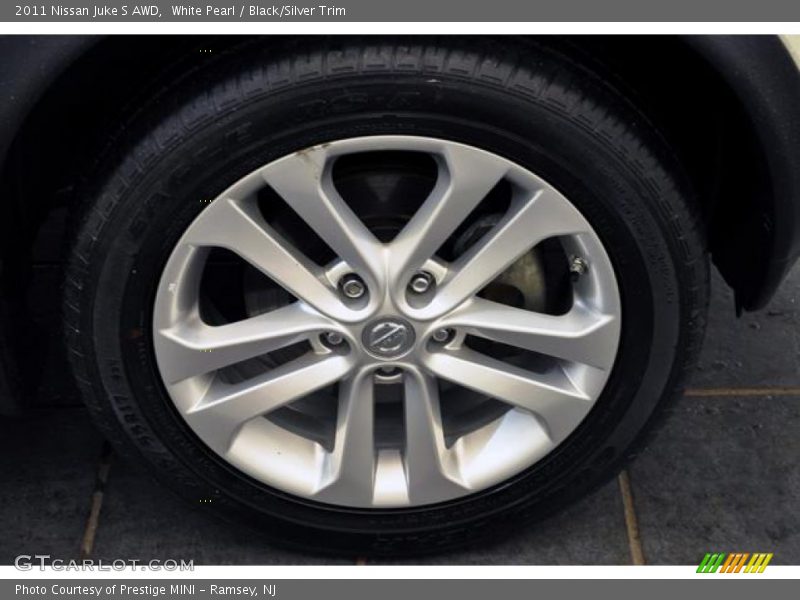 White Pearl / Black/Silver Trim 2011 Nissan Juke S AWD