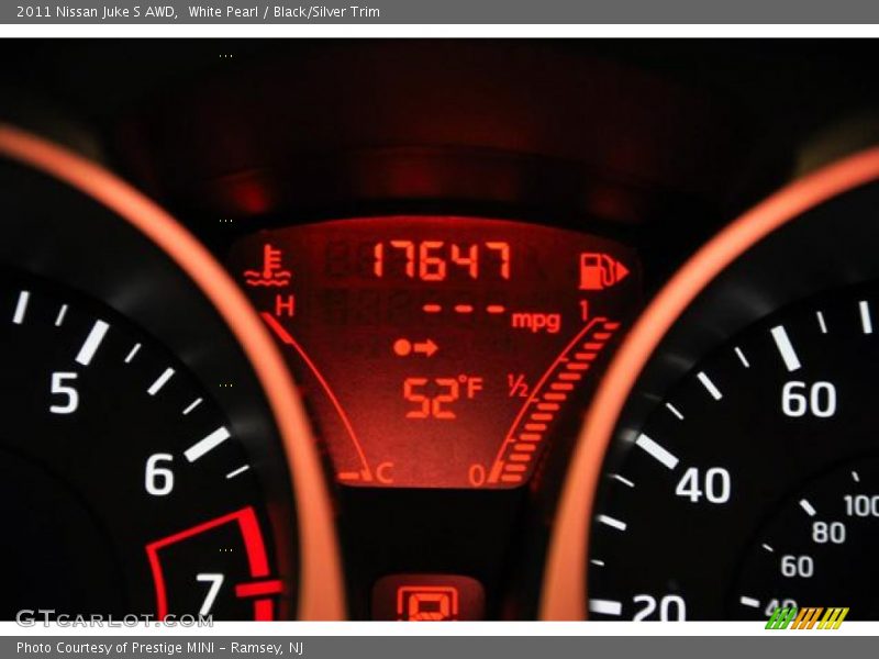 White Pearl / Black/Silver Trim 2011 Nissan Juke S AWD
