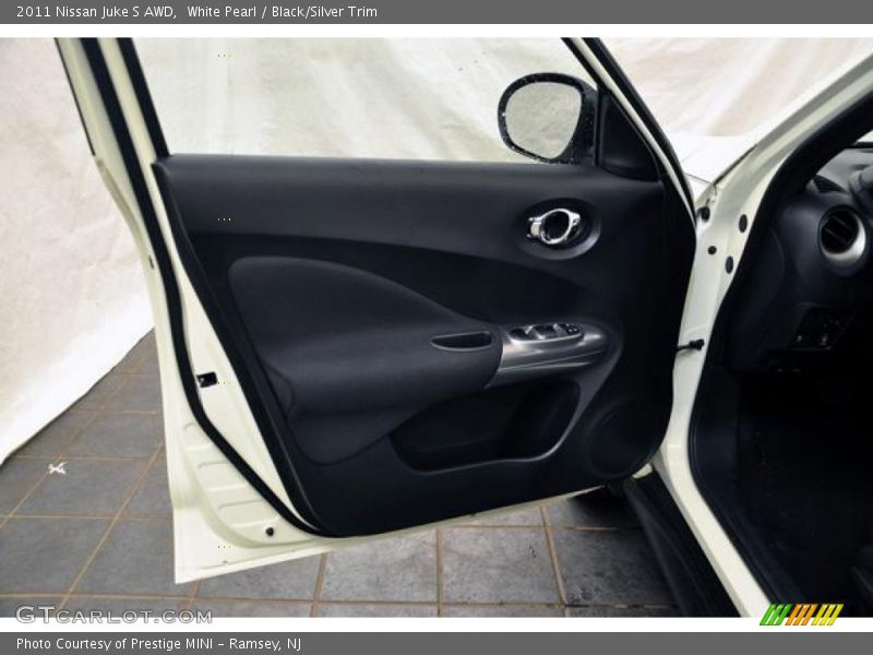 White Pearl / Black/Silver Trim 2011 Nissan Juke S AWD