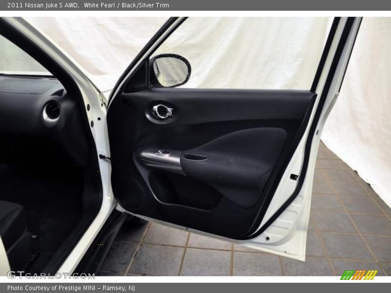White Pearl / Black/Silver Trim 2011 Nissan Juke S AWD
