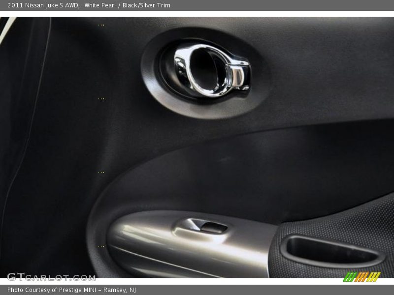 White Pearl / Black/Silver Trim 2011 Nissan Juke S AWD