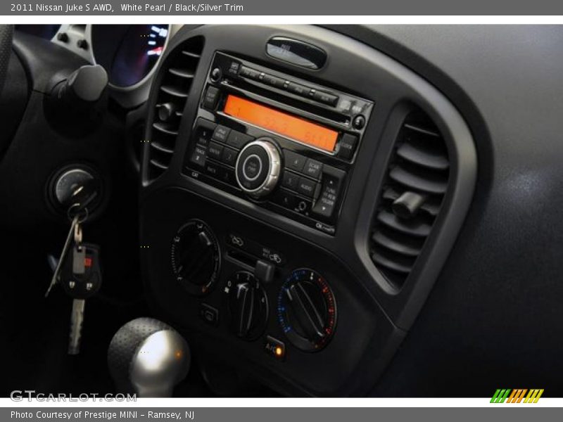 White Pearl / Black/Silver Trim 2011 Nissan Juke S AWD