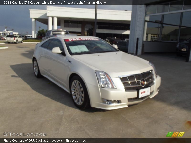 White Diamond Tricoat / Light Titanium/Ebony 2011 Cadillac CTS Coupe