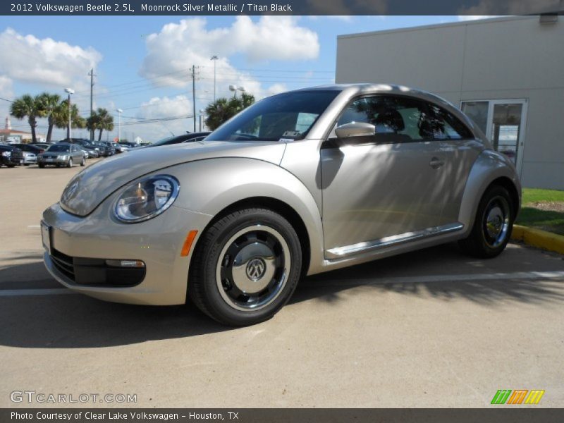Moonrock Silver Metallic / Titan Black 2012 Volkswagen Beetle 2.5L