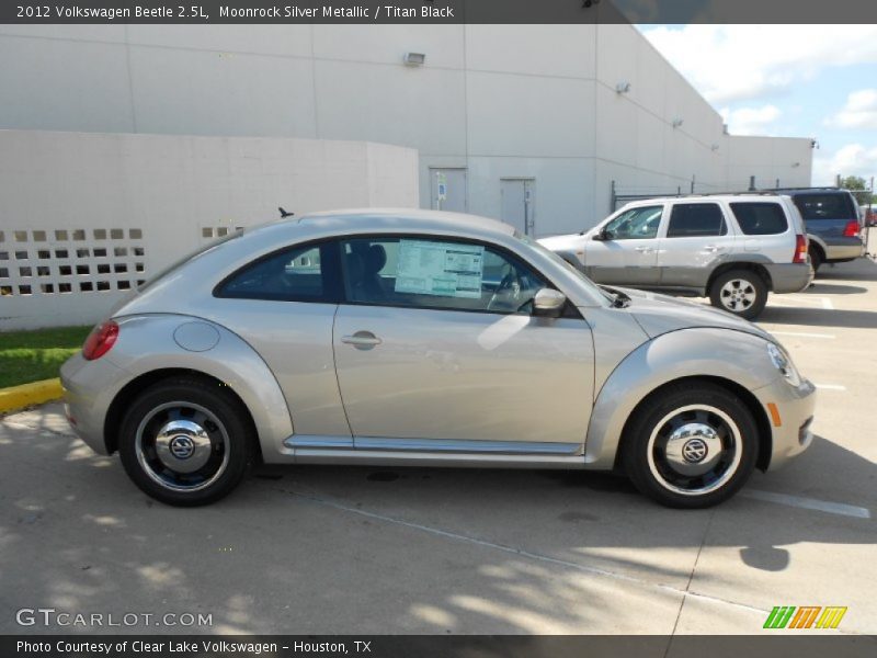 Moonrock Silver Metallic / Titan Black 2012 Volkswagen Beetle 2.5L