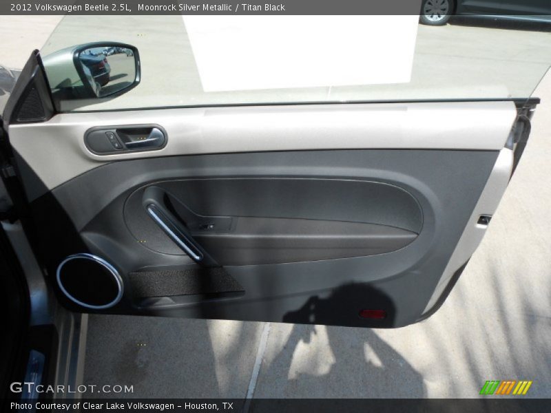 Moonrock Silver Metallic / Titan Black 2012 Volkswagen Beetle 2.5L