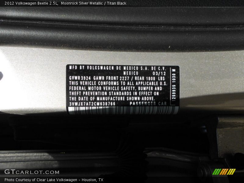 Moonrock Silver Metallic / Titan Black 2012 Volkswagen Beetle 2.5L
